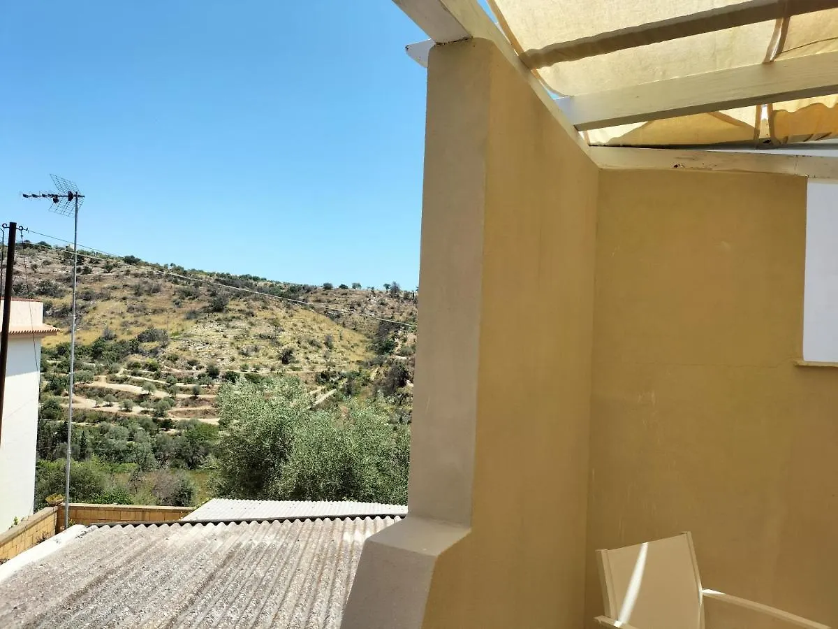 U'Chini Suite Noto 0*,